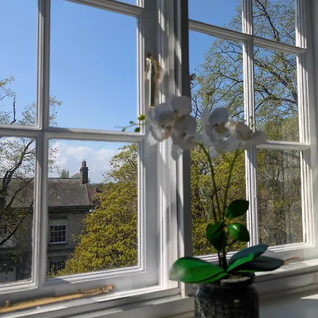 Two For Larger Group Daire