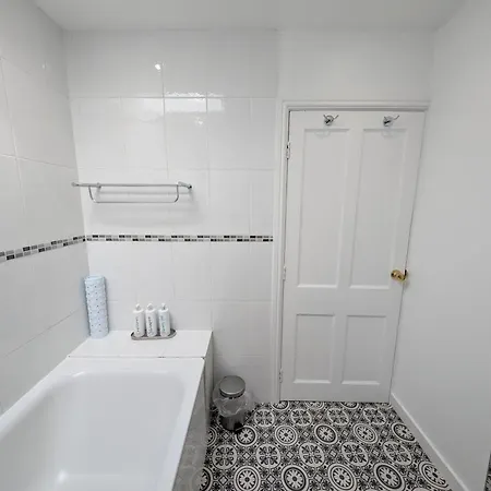Two For Larger Group Apartment Pickering