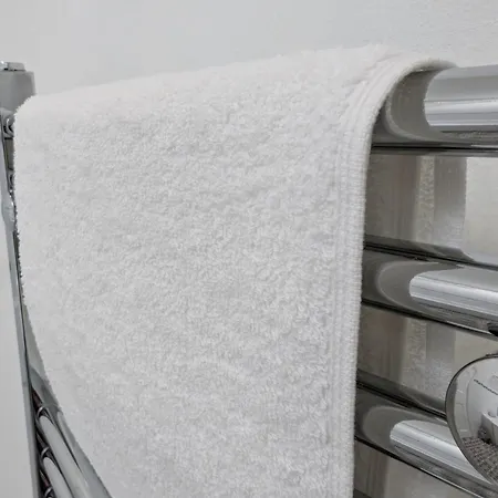 Two For Larger Group Daire *