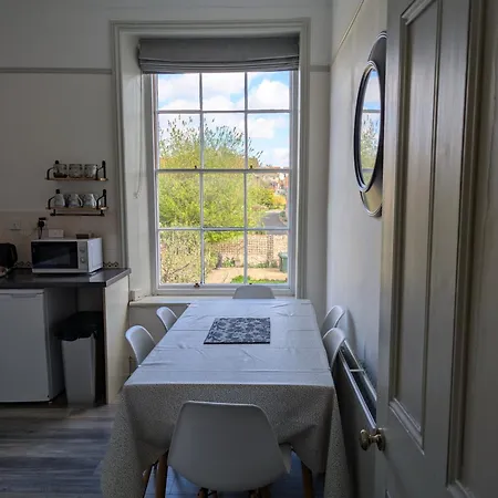 Two For Larger Group 피커링