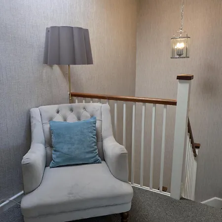 Two For Larger Group 피커링