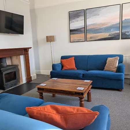 Two For Larger Group 피커링